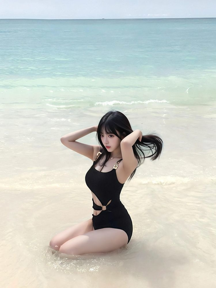 Women Fashion Designers - Maillot de bain monokini sexy à