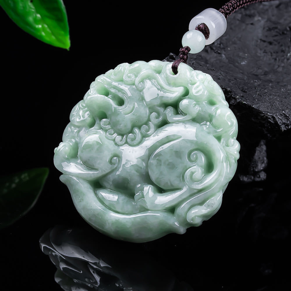 Collier pendentif Pixiu en jad - Women Fashion Designers avis et prix